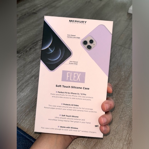 🌟free w/purchase🌟Iphone 12/12 pro silicone case - Picture 2 of 2